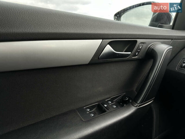 Черный Фольксваген Пассат, объемом двигателя 1.6 л и пробегом 248 тыс. км за 10000 $, фото 12 на Automoto.ua