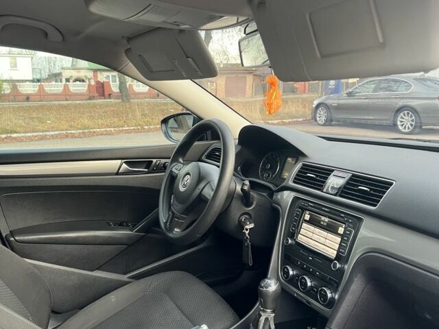 Черный Фольксваген Пассат, объемом двигателя 2.5 л и пробегом 296 тыс. км за 7300 $, фото 8 на Automoto.ua