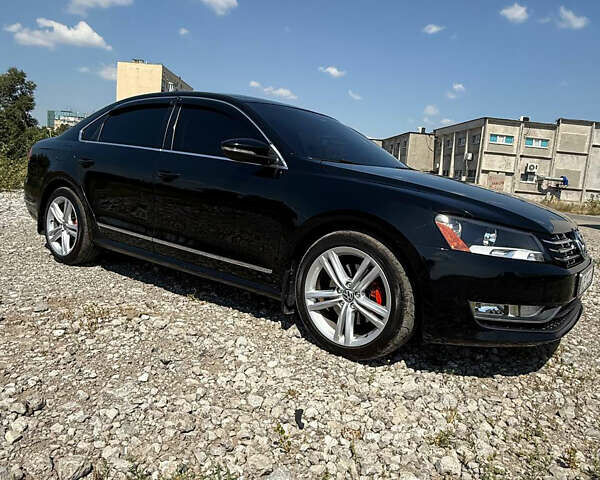 Черный Фольксваген Пассат, объемом двигателя 1.97 л и пробегом 211 тыс. км за 11000 $, фото 4 на Automoto.ua