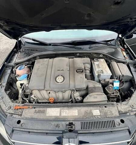 Черный Фольксваген Пассат, объемом двигателя 2.48 л и пробегом 183 тыс. км за 9299 $, фото 4 на Automoto.ua