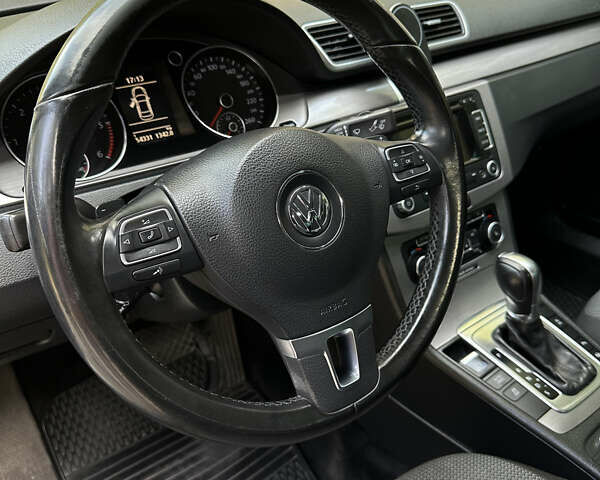 Черный Фольксваген Пассат, объемом двигателя 1.97 л и пробегом 254 тыс. км за 11700 $, фото 20 на Automoto.ua