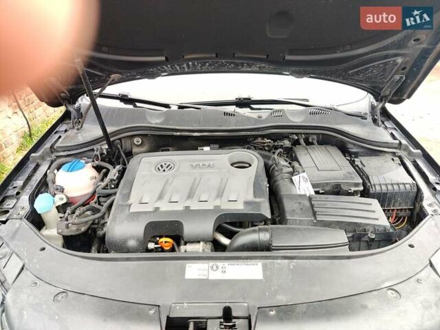 Черный Фольксваген Пассат, объемом двигателя 1.97 л и пробегом 288 тыс. км за 11000 $, фото 42 на Automoto.ua