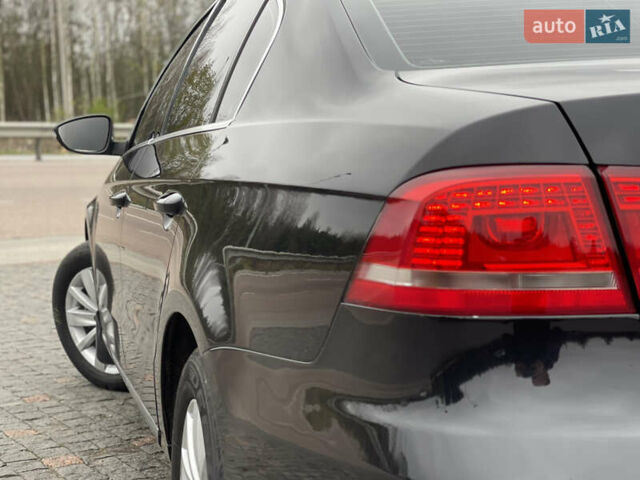 Чорний Фольксваген Пассат, об'ємом двигуна 1.97 л та пробігом 302 тис. км за 10500 $, фото 6 на Automoto.ua