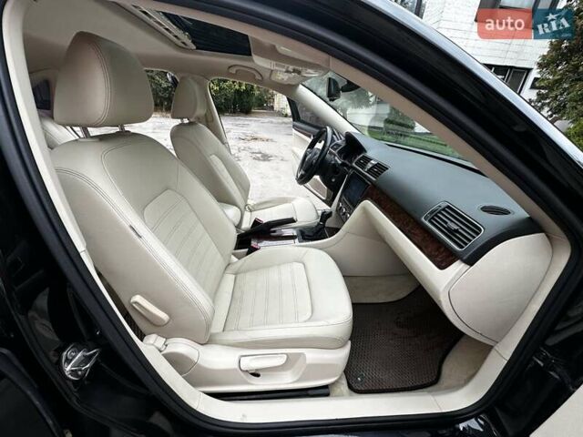 Черный Фольксваген Пассат, объемом двигателя 2.5 л и пробегом 216 тыс. км за 9999 $, фото 31 на Automoto.ua