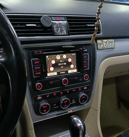 Черный Фольксваген Пассат, объемом двигателя 2.48 л и пробегом 209 тыс. км за 10000 $, фото 16 на Automoto.ua