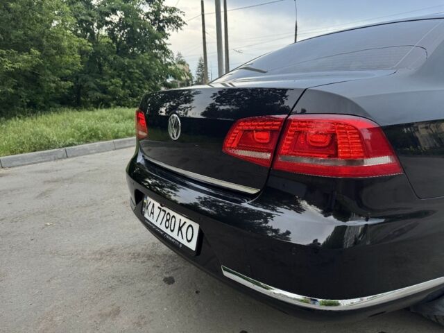 Чорний Фольксваген Пассат, об'ємом двигуна 2 л та пробігом 170 тис. км за 10999 $, фото 10 на Automoto.ua