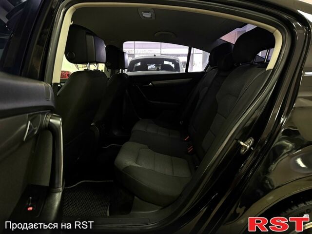 Черный Фольксваген Пассат, объемом двигателя 1.8 л и пробегом 196 тыс. км за 8900 $, фото 7 на Automoto.ua