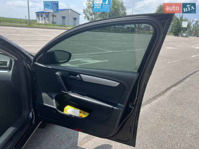 Черный Фольксваген Пассат, объемом двигателя 1.8 л и пробегом 202 тыс. км за 10500 $, фото 11 на Automoto.ua