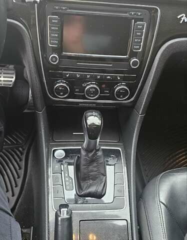 Черный Фольксваген Пассат, объемом двигателя 2.5 л и пробегом 260 тыс. км за 10600 $, фото 12 на Automoto.ua