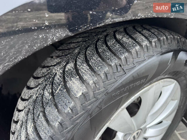 Черный Фольксваген Пассат, объемом двигателя 2.48 л и пробегом 330 тыс. км за 8000 $, фото 13 на Automoto.ua