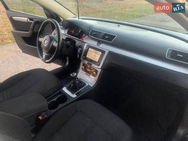 Чорний Фольксваген Пассат, об'ємом двигуна 1.8 л та пробігом 262 тис. км за 6499 $, фото 11 на Automoto.ua