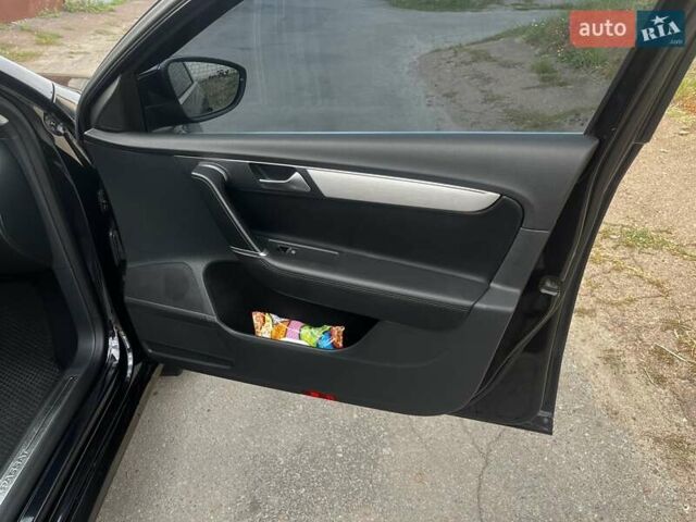 Черный Фольксваген Пассат, объемом двигателя 1.8 л и пробегом 233 тыс. км за 10500 $, фото 25 на Automoto.ua