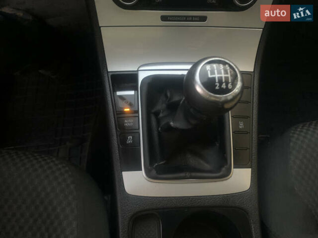 Чорний Фольксваген Пассат, об'ємом двигуна 1.8 л та пробігом 262 тис. км за 6499 $, фото 13 на Automoto.ua