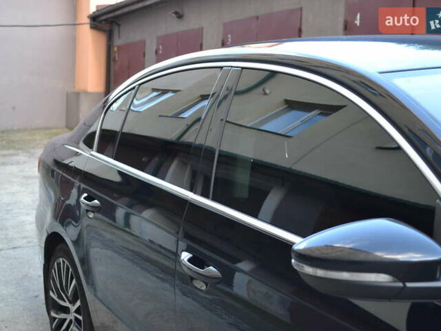 Черный Фольксваген Пассат, объемом двигателя 1.78 л и пробегом 236 тыс. км за 11000 $, фото 4 на Automoto.ua