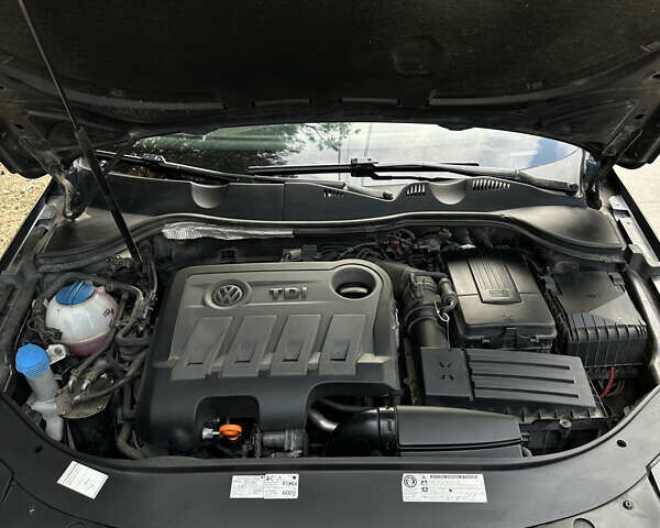 Черный Фольксваген Пассат, объемом двигателя 1.97 л и пробегом 254 тыс. км за 11700 $, фото 30 на Automoto.ua