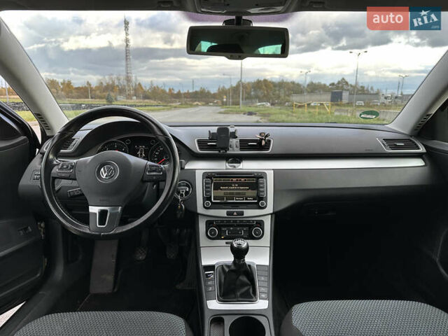 Черный Фольксваген Пассат, объемом двигателя 1.6 л и пробегом 248 тыс. км за 10000 $, фото 8 на Automoto.ua