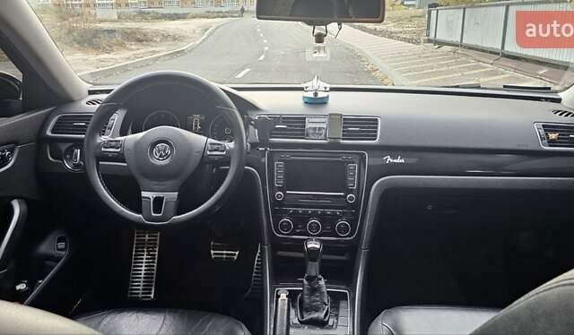 Черный Фольксваген Пассат, объемом двигателя 2.5 л и пробегом 260 тыс. км за 10600 $, фото 6 на Automoto.ua