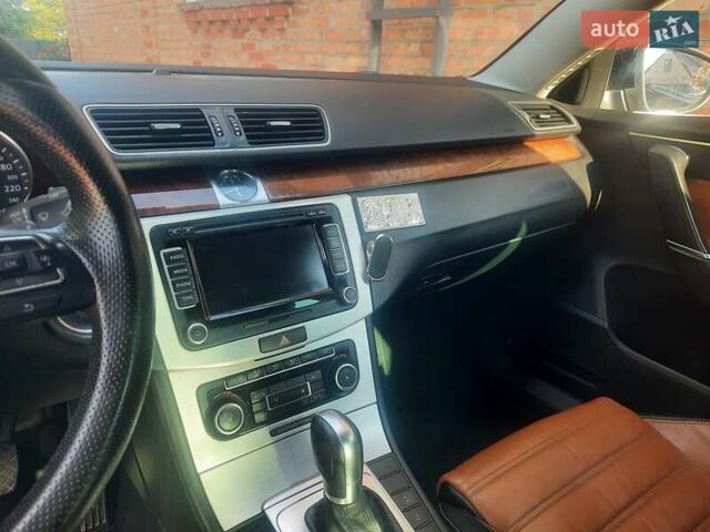 Черный Фольксваген Пассат, объемом двигателя 1.97 л и пробегом 240 тыс. км за 12500 $, фото 2 на Automoto.ua