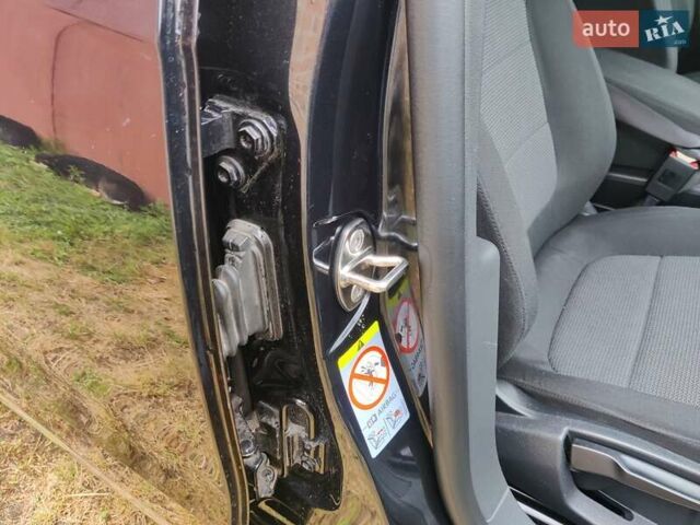 Черный Фольксваген Пассат, объемом двигателя 1.97 л и пробегом 289 тыс. км за 9999 $, фото 21 на Automoto.ua