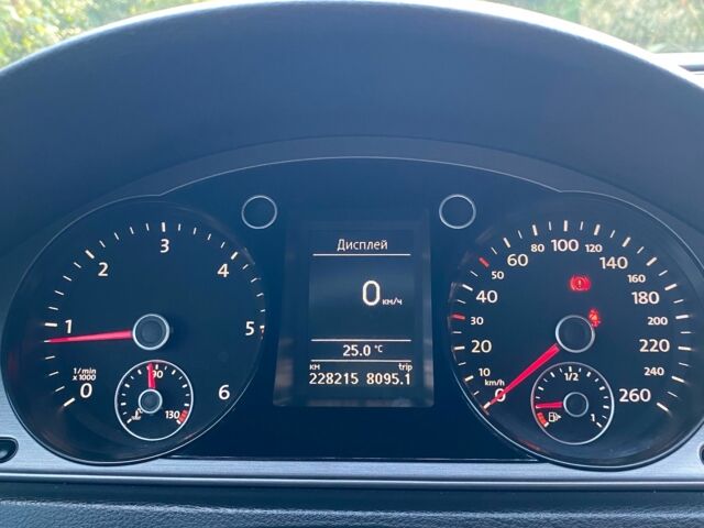 Черный Фольксваген Пассат, объемом двигателя 2 л и пробегом 228 тыс. км за 9200 $, фото 6 на Automoto.ua