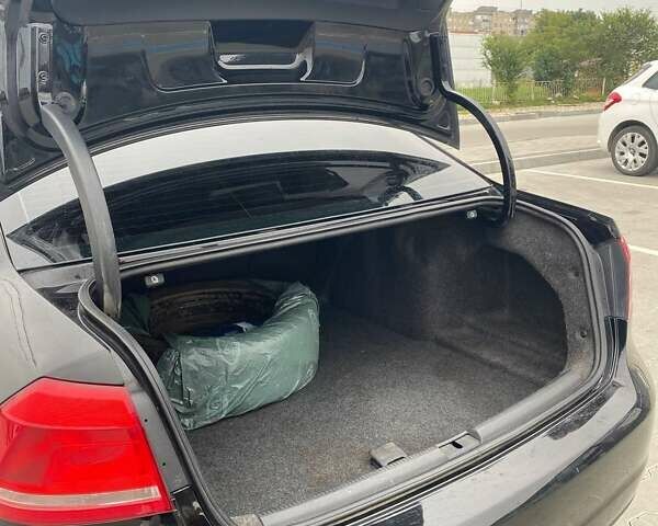 Черный Фольксваген Пассат, объемом двигателя 2.5 л и пробегом 282 тыс. км за 10800 $, фото 18 на Automoto.ua