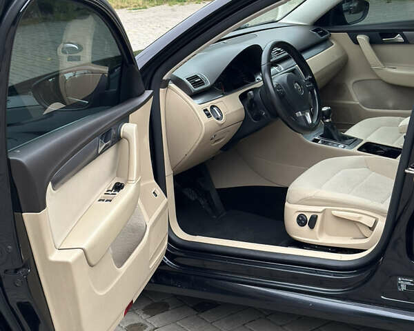 Черный Фольксваген Пассат, объемом двигателя 1.97 л и пробегом 275 тыс. км за 9650 $, фото 12 на Automoto.ua