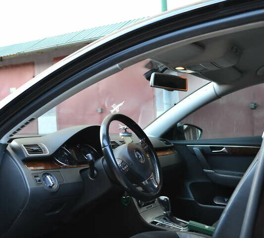 Черный Фольксваген Пассат, объемом двигателя 1.78 л и пробегом 236 тыс. км за 11000 $, фото 7 на Automoto.ua