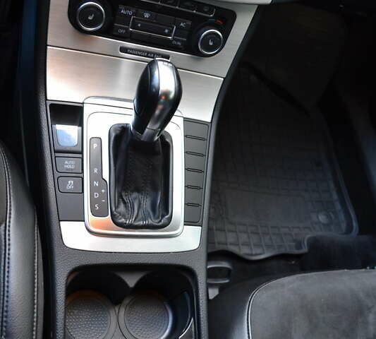 Черный Фольксваген Пассат, объемом двигателя 1.78 л и пробегом 236 тыс. км за 11000 $, фото 14 на Automoto.ua