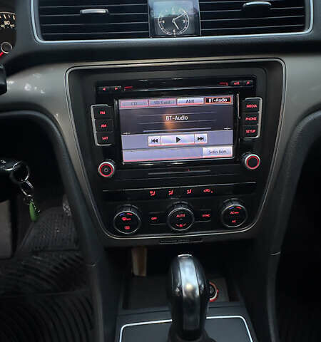 Черный Фольксваген Пассат, объемом двигателя 2.5 л и пробегом 210 тыс. км за 9699 $, фото 14 на Automoto.ua