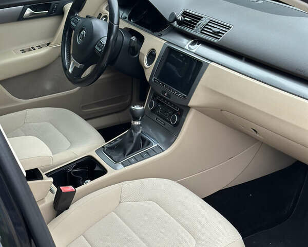 Черный Фольксваген Пассат, объемом двигателя 1.97 л и пробегом 276 тыс. км за 9650 $, фото 22 на Automoto.ua