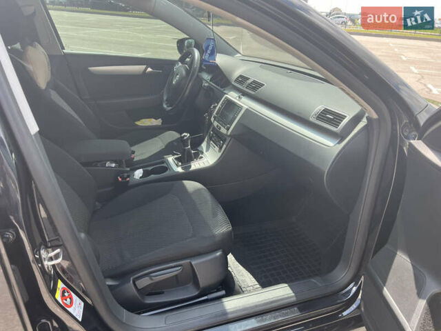 Черный Фольксваген Пассат, объемом двигателя 1.8 л и пробегом 202 тыс. км за 10500 $, фото 13 на Automoto.ua