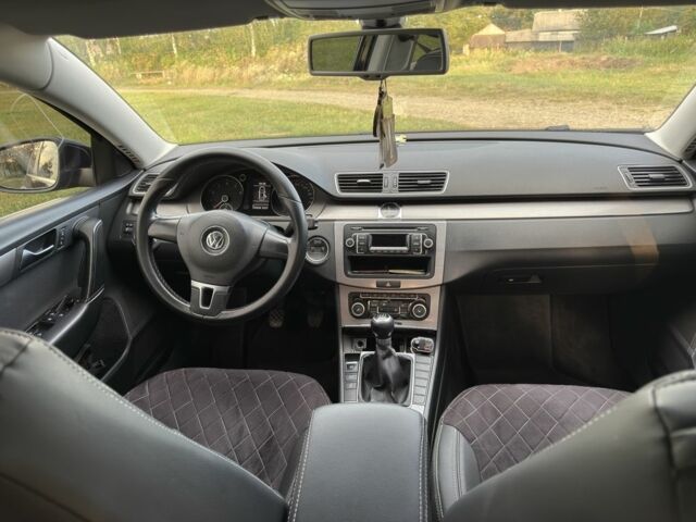 Черный Фольксваген Пассат, объемом двигателя 1.8 л и пробегом 190 тыс. км за 8800 $, фото 7 на Automoto.ua