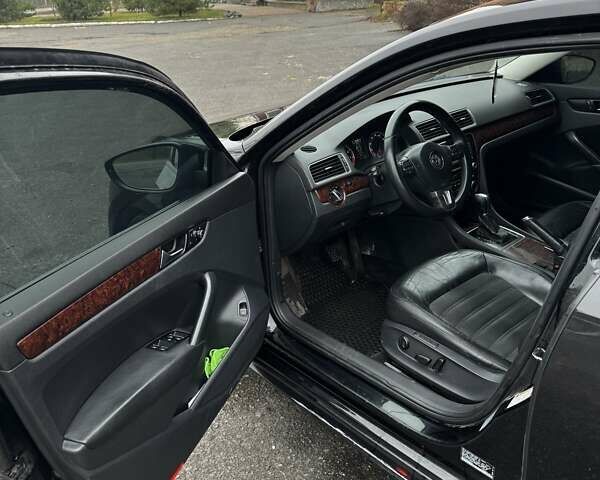 Черный Фольксваген Пассат, объемом двигателя 2.5 л и пробегом 388 тыс. км за 8900 $, фото 2 на Automoto.ua