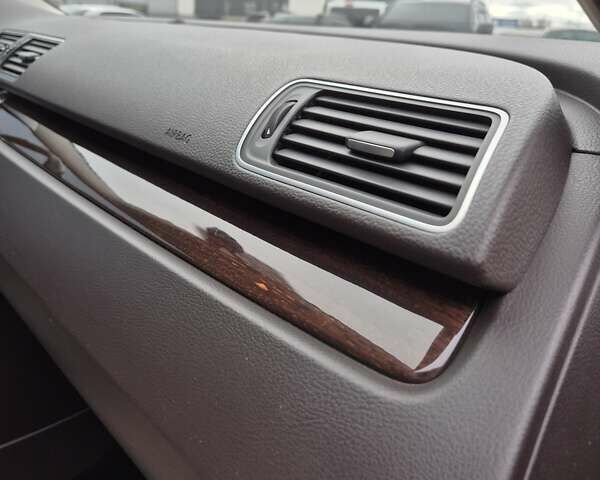 Черный Фольксваген Пассат, объемом двигателя 1.8 л и пробегом 198 тыс. км за 10999 $, фото 63 на Automoto.ua