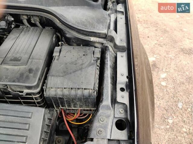 Черный Фольксваген Пассат, объемом двигателя 1.97 л и пробегом 288 тыс. км за 11000 $, фото 39 на Automoto.ua