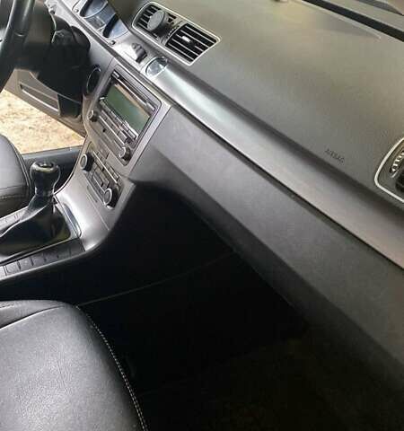 Чорний Фольксваген Пассат, об'ємом двигуна 1.8 л та пробігом 191 тис. км за 7500 $, фото 7 на Automoto.ua