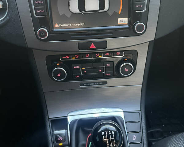 Черный Фольксваген Пассат, объемом двигателя 1.6 л и пробегом 299 тыс. км за 9499 $, фото 14 на Automoto.ua