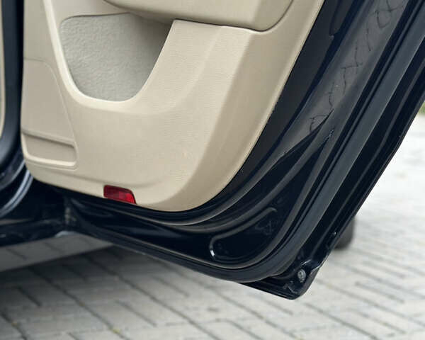 Черный Фольксваген Пассат, объемом двигателя 1.97 л и пробегом 276 тыс. км за 9650 $, фото 21 на Automoto.ua