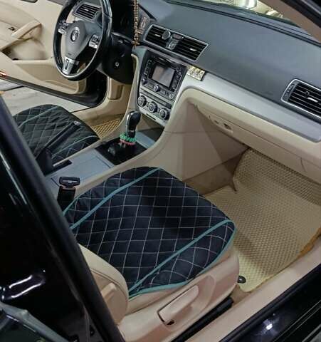 Черный Фольксваген Пассат, объемом двигателя 2.48 л и пробегом 209 тыс. км за 10000 $, фото 15 на Automoto.ua