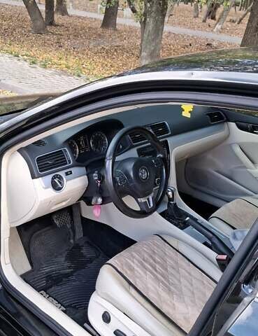 Черный Фольксваген Пассат, объемом двигателя 2.48 л и пробегом 199 тыс. км за 8400 $, фото 9 на Automoto.ua