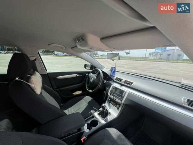 Черный Фольксваген Пассат, объемом двигателя 1.8 л и пробегом 202 тыс. км за 10500 $, фото 9 на Automoto.ua