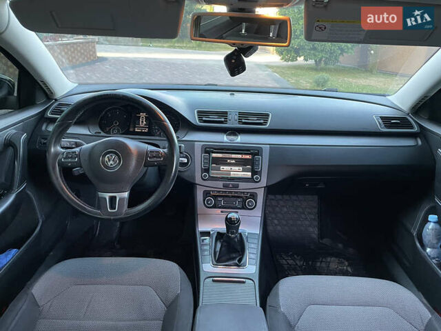 Черный Фольксваген Пассат, объемом двигателя 1.6 л и пробегом 299 тыс. км за 9499 $, фото 12 на Automoto.ua