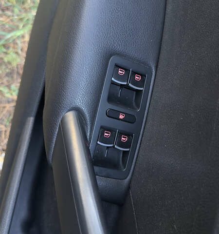 Черный Фольксваген Пассат, объемом двигателя 2.5 л и пробегом 210 тыс. км за 9699 $, фото 20 на Automoto.ua