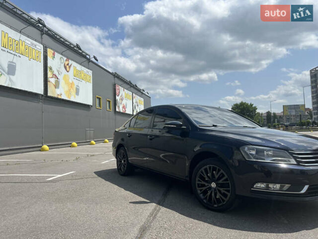 Черный Фольксваген Пассат, объемом двигателя 1.8 л и пробегом 202 тыс. км за 10500 $, фото 6 на Automoto.ua
