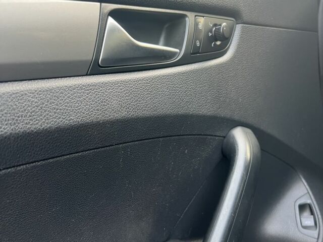 Черный Фольксваген Пассат, объемом двигателя 2.5 л и пробегом 296 тыс. км за 7300 $, фото 10 на Automoto.ua