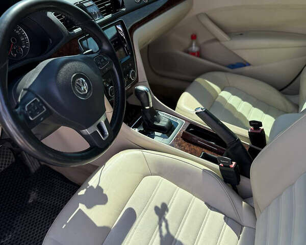 Черный Фольксваген Пассат, объемом двигателя 1.97 л и пробегом 211 тыс. км за 11000 $, фото 11 на Automoto.ua