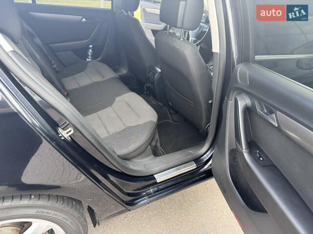 Черный Фольксваген Пассат, объемом двигателя 1.97 л и пробегом 312 тыс. км за 9500 $, фото 18 на Automoto.ua