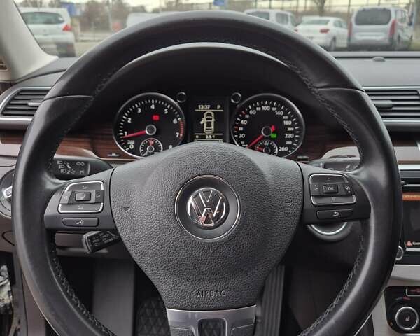 Черный Фольксваген Пассат, объемом двигателя 1.8 л и пробегом 198 тыс. км за 10999 $, фото 33 на Automoto.ua