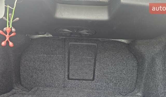 Черный Фольксваген Пассат, объемом двигателя 2.5 л и пробегом 260 тыс. км за 10600 $, фото 15 на Automoto.ua