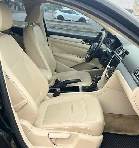 Черный Фольксваген Пассат, объемом двигателя 2.48 л и пробегом 183 тыс. км за 9299 $, фото 1 на Automoto.ua